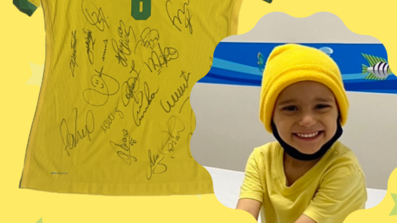 Camiseta firmada de la selección brasileña ofrecida en una campaña solidaria